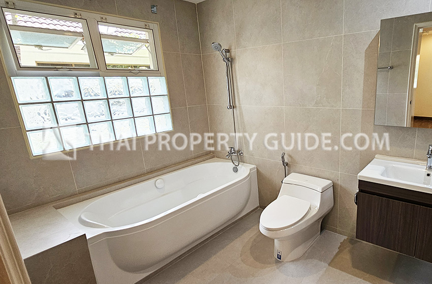 House with Shared Pool in Nichada Thani 